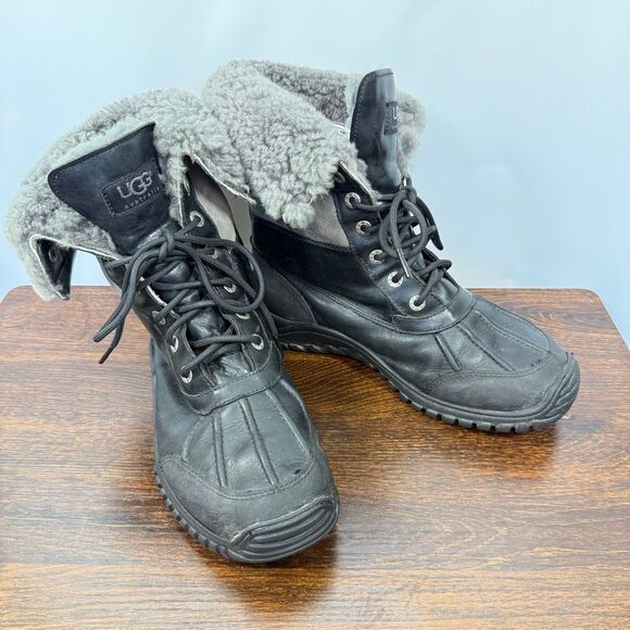 UGG Women’s F8012G leather sheepskin weatherproof boot size 8 - Picture 1 of 11